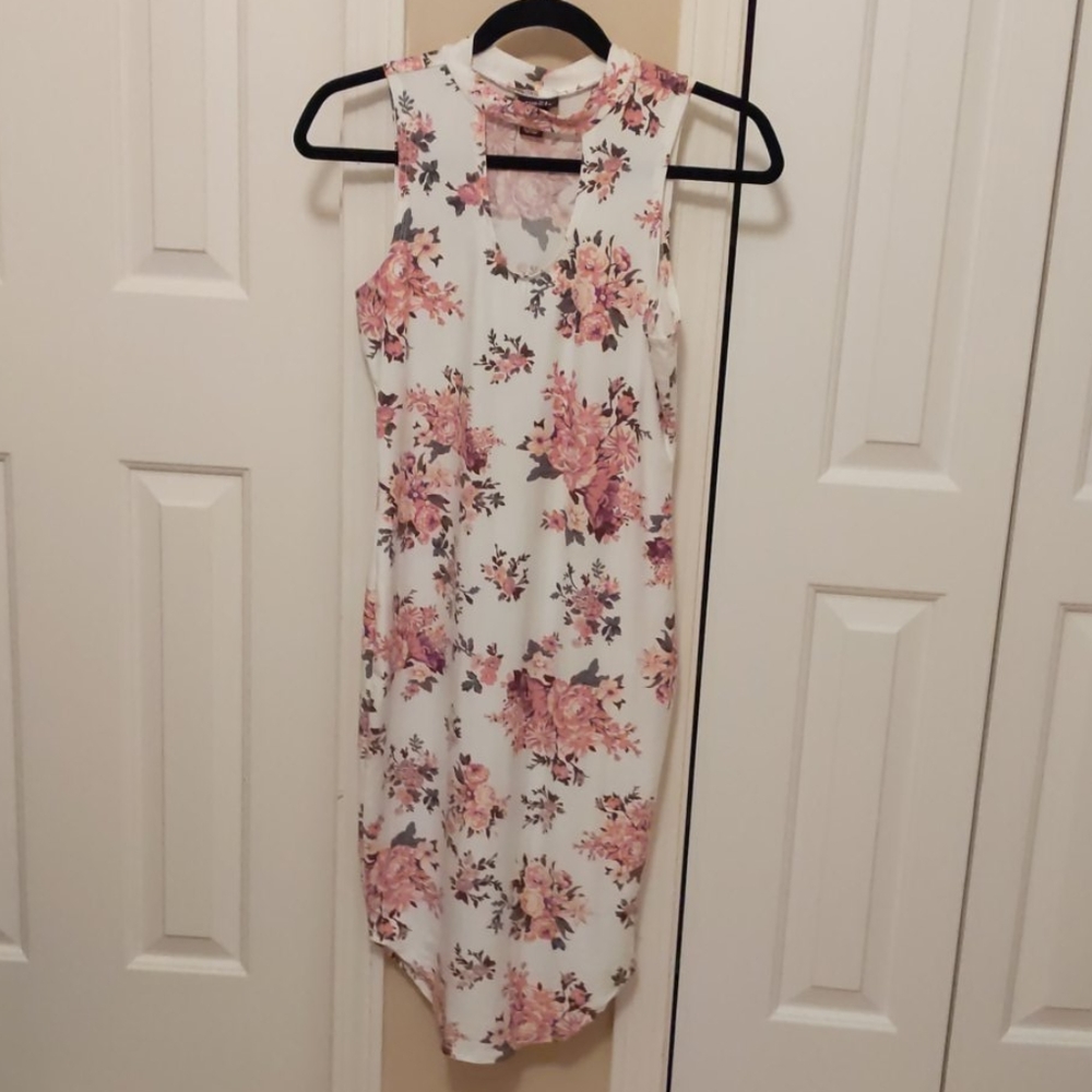 Floral Stretchy Bodycon Dress With Keyhole Med